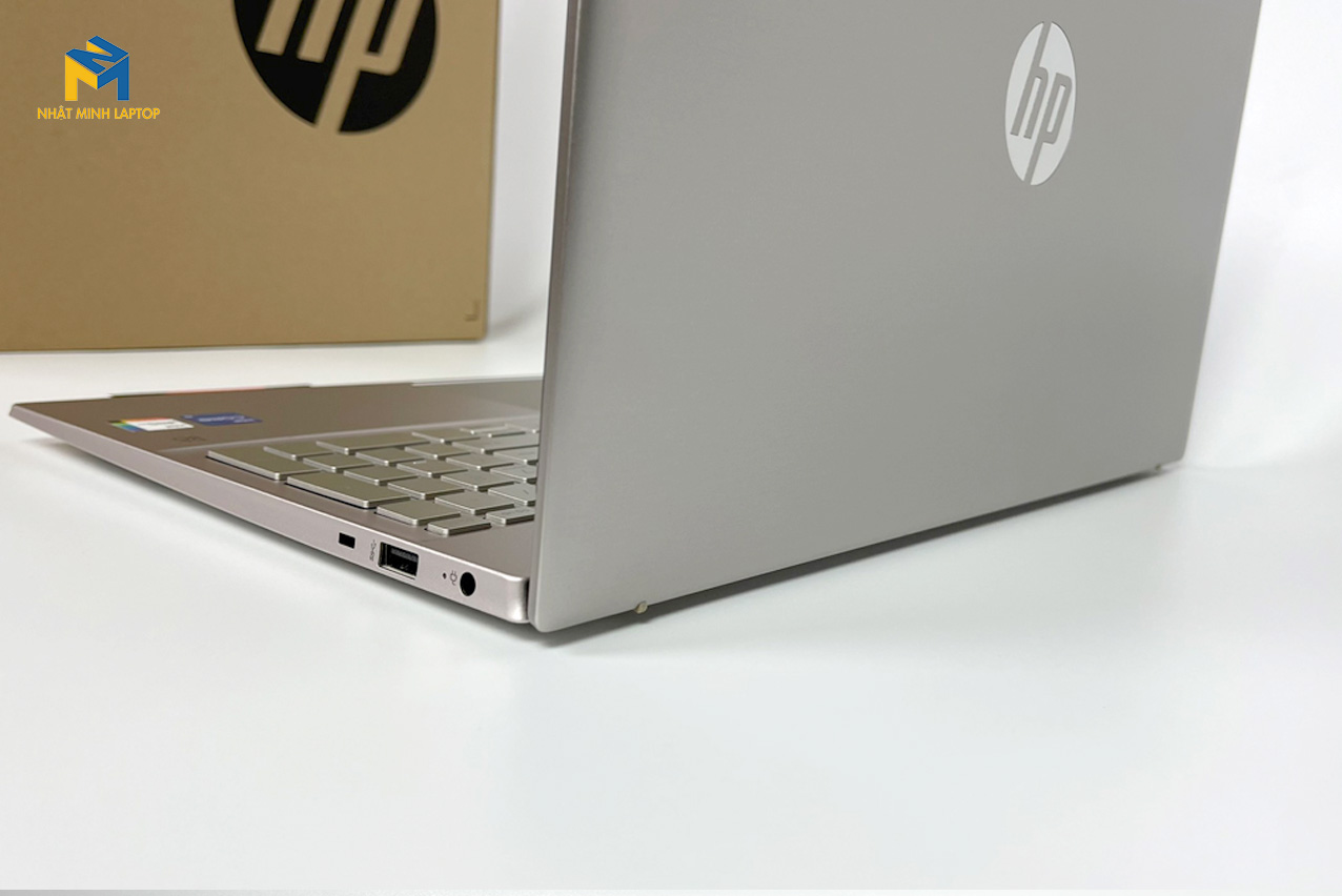 HP Pavilion 15 EG0050WM cổng kết nôi