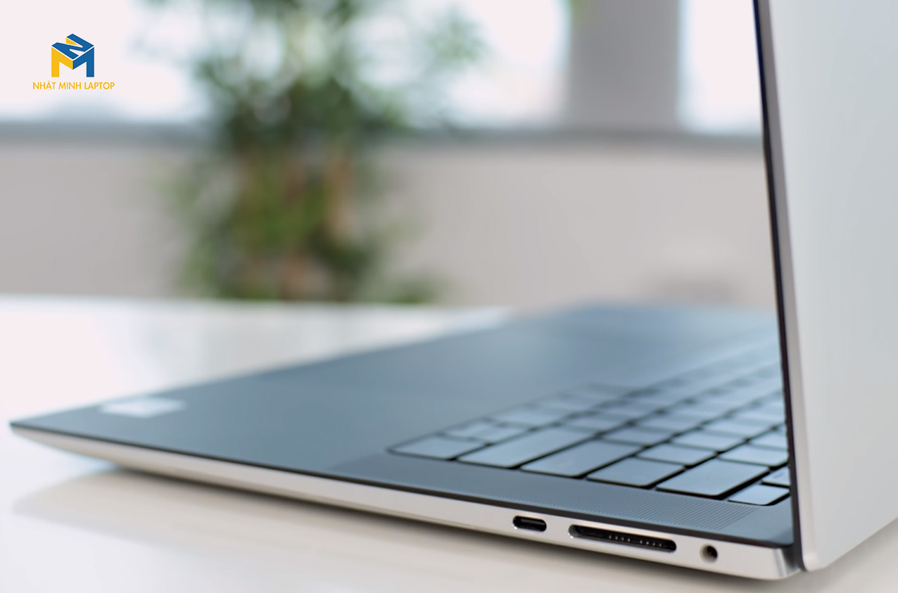 kết nối trên chiếc xps 9500