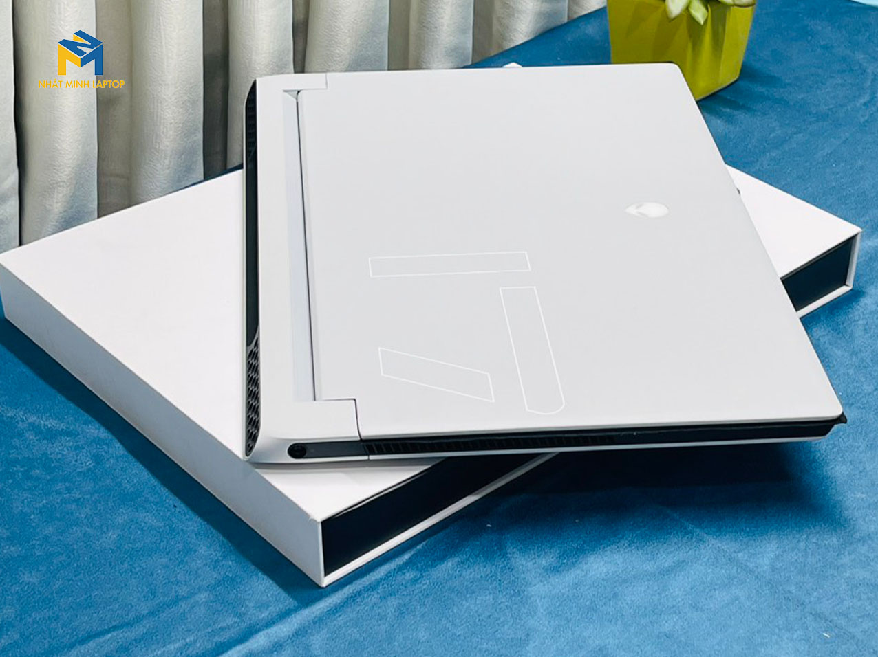 alienware x17 r2 i9