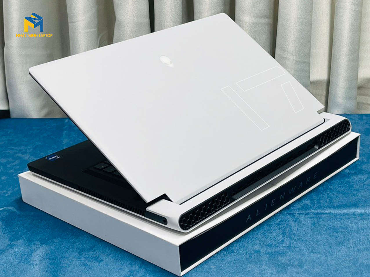 alienware x17 r2  4k