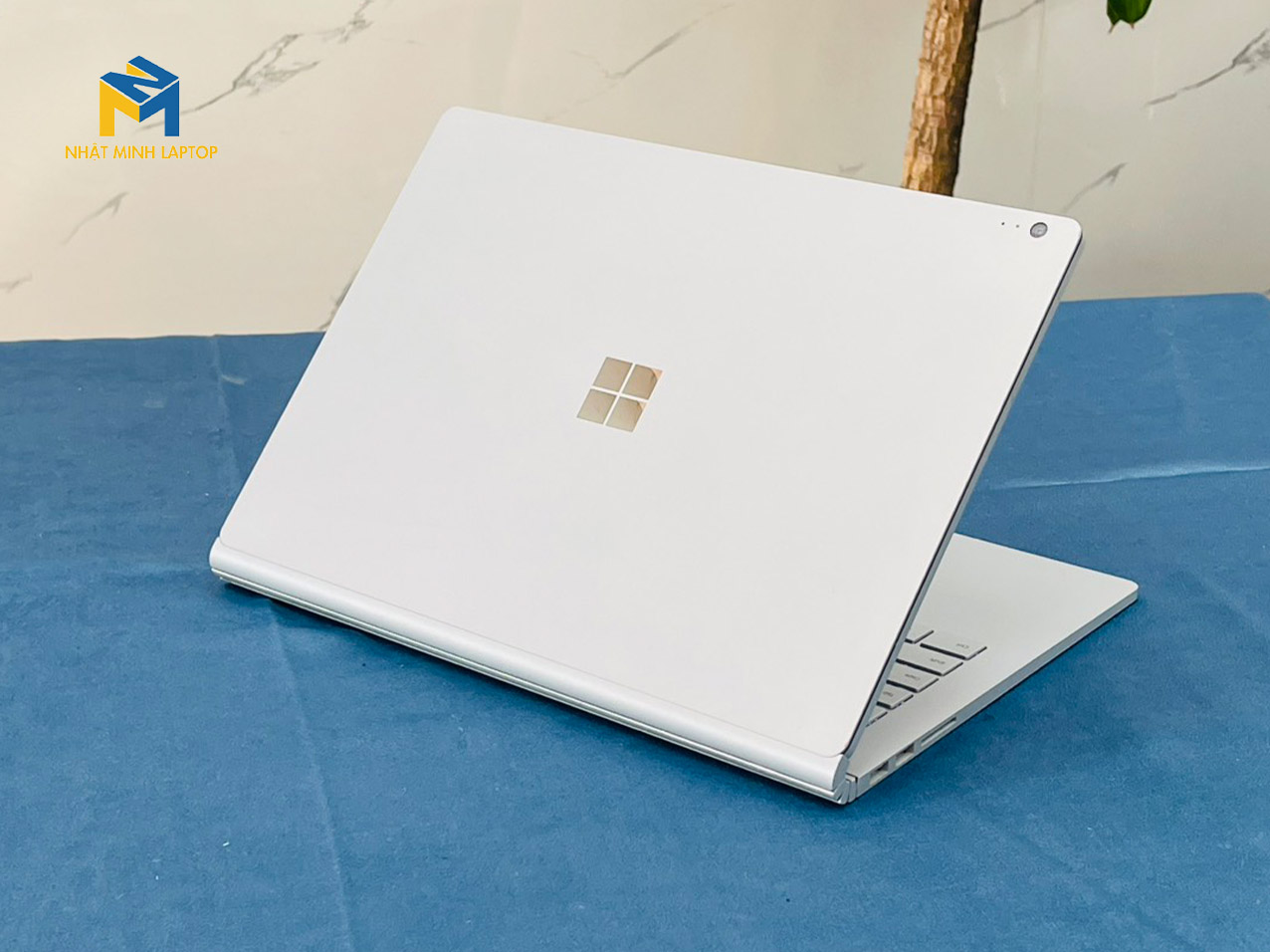 microsoft surface book 2 i5