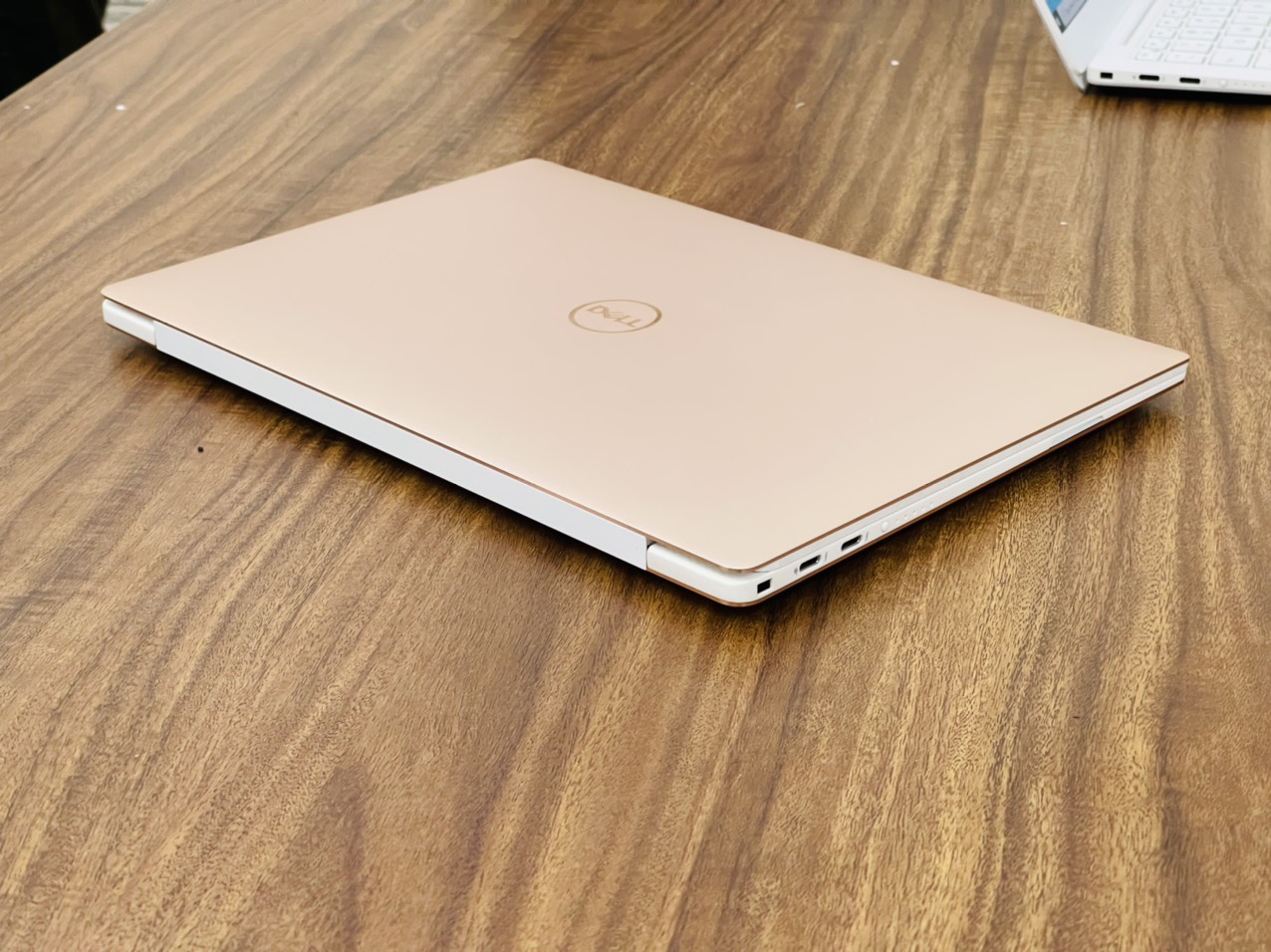 Laptop Dell XPS 9370 màn hình tràn viền siêu mỏng